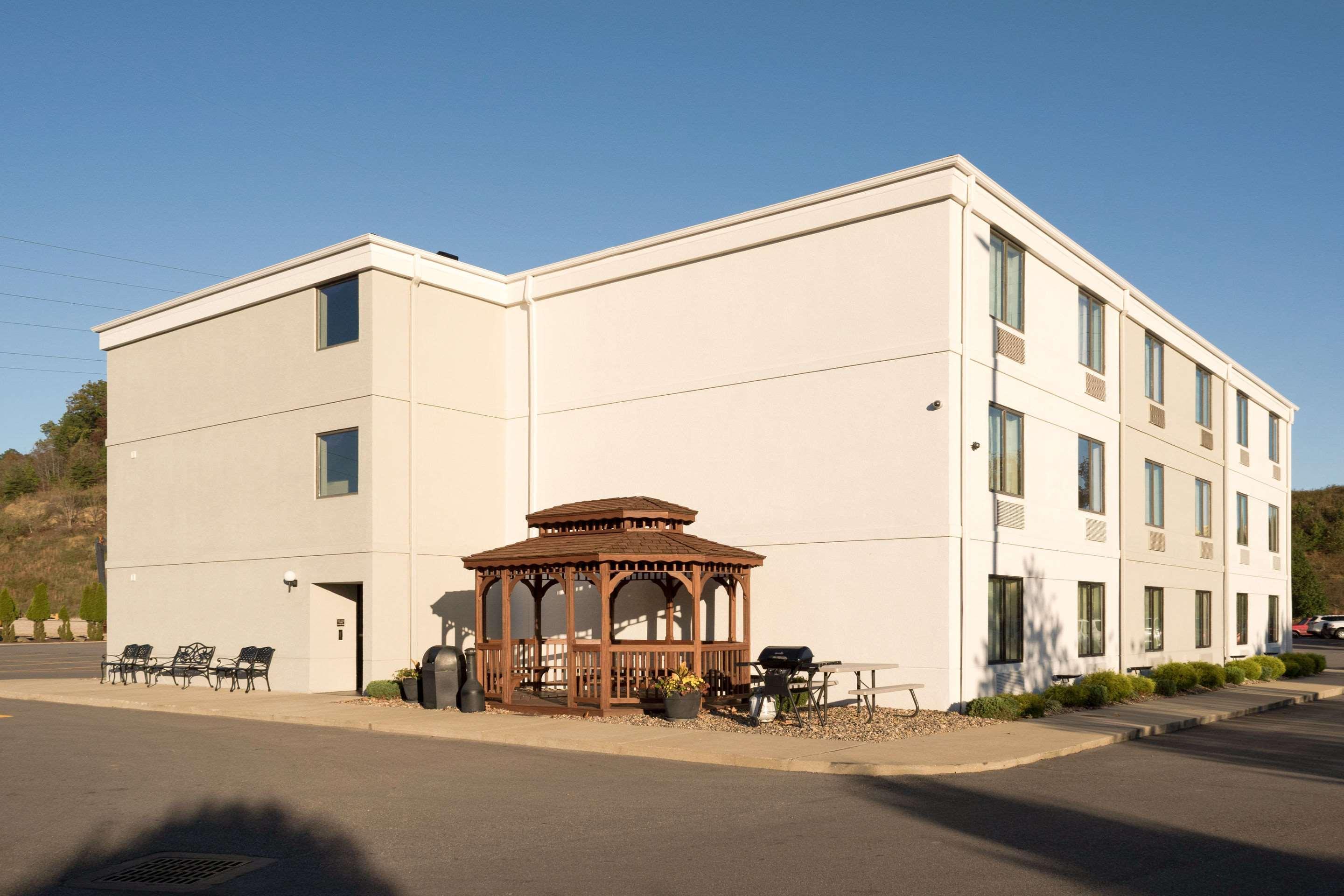 Sleep Inn & Suites Cross Lanes - South Charleston Exterior photo